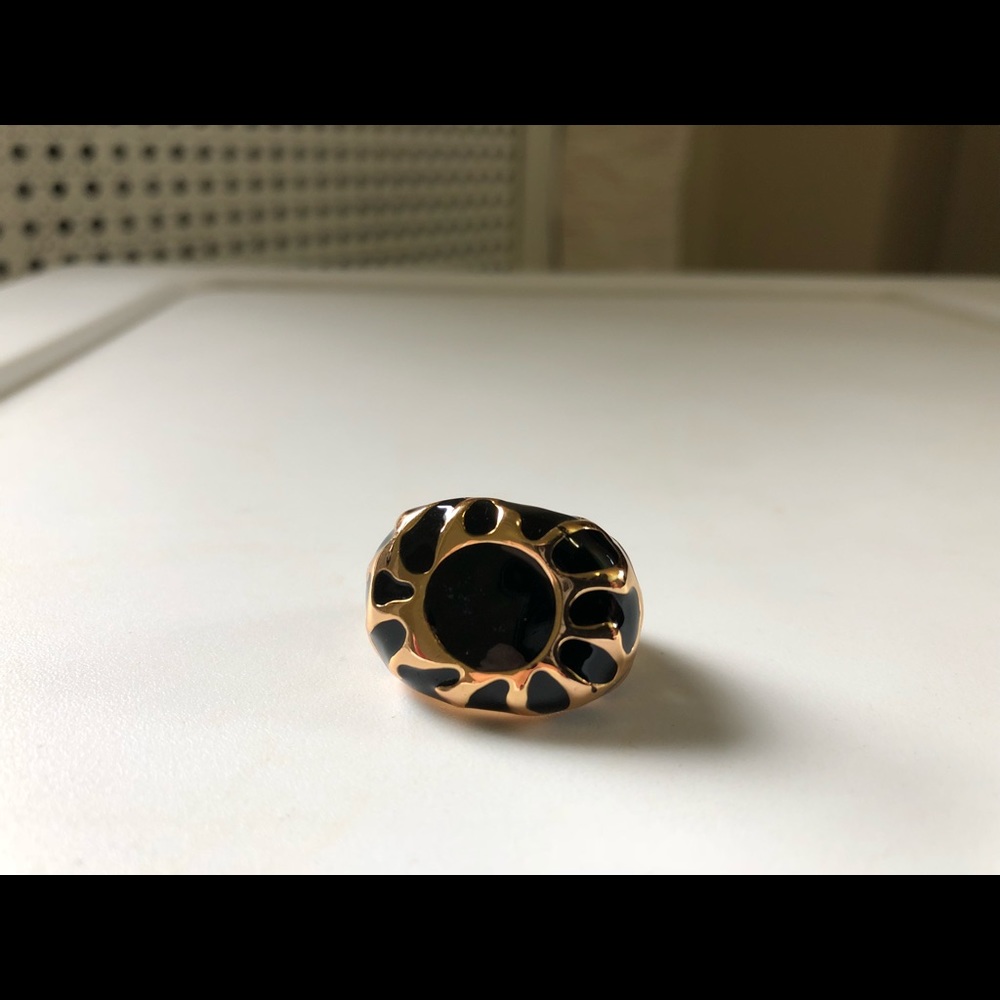 *NEW IN* Black and gold enamel ring